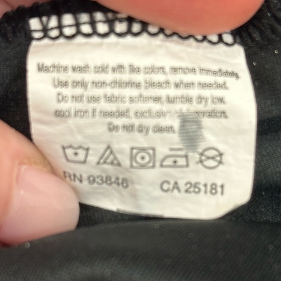 New Balance Men's Black Sleeveless Tank Top Workout Shirt - XXLarge - Picture 8 of 8